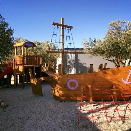 Gabrijela House * Pirovac